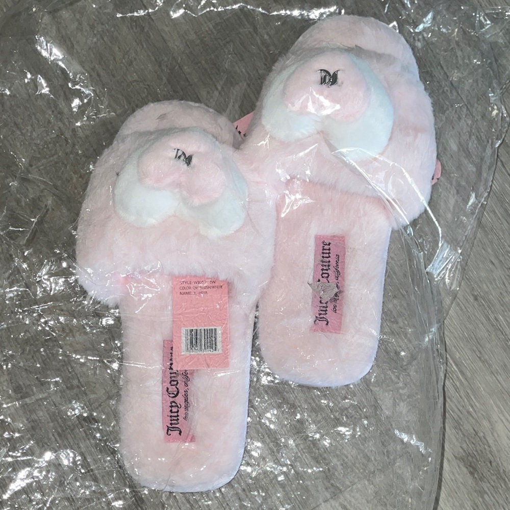 Juicy Couture Women’s Pink Plush Faux Slide Slippers Heart Detail. M-6.5-7.5 💎